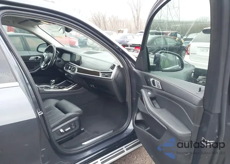 2021 BMW X7 xDrive40I z USA, uszkodzony, nr VIN 5UXCW2C05M9H65324